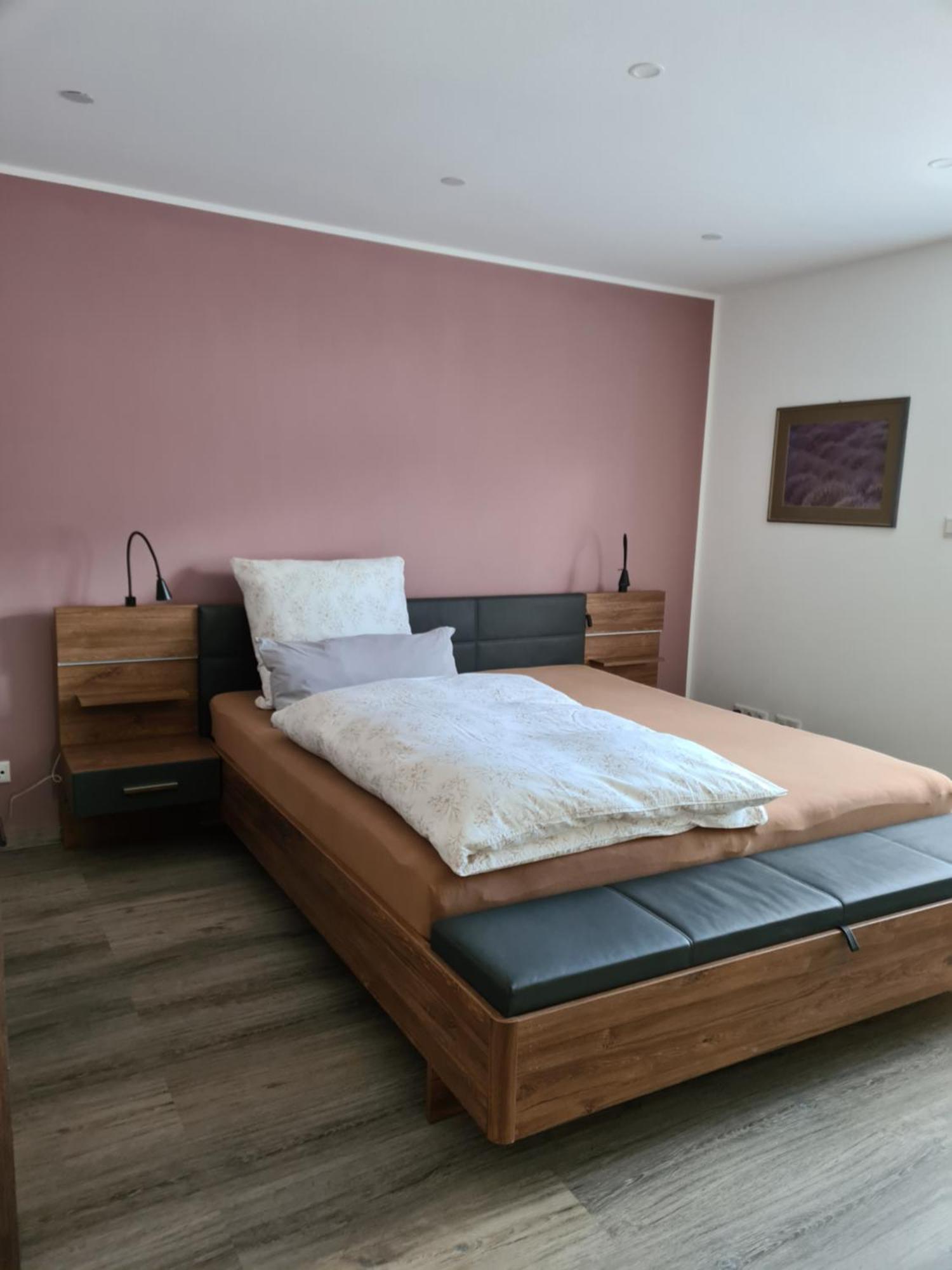 Ferienwohnung Burgblick Pelm Exterior photo